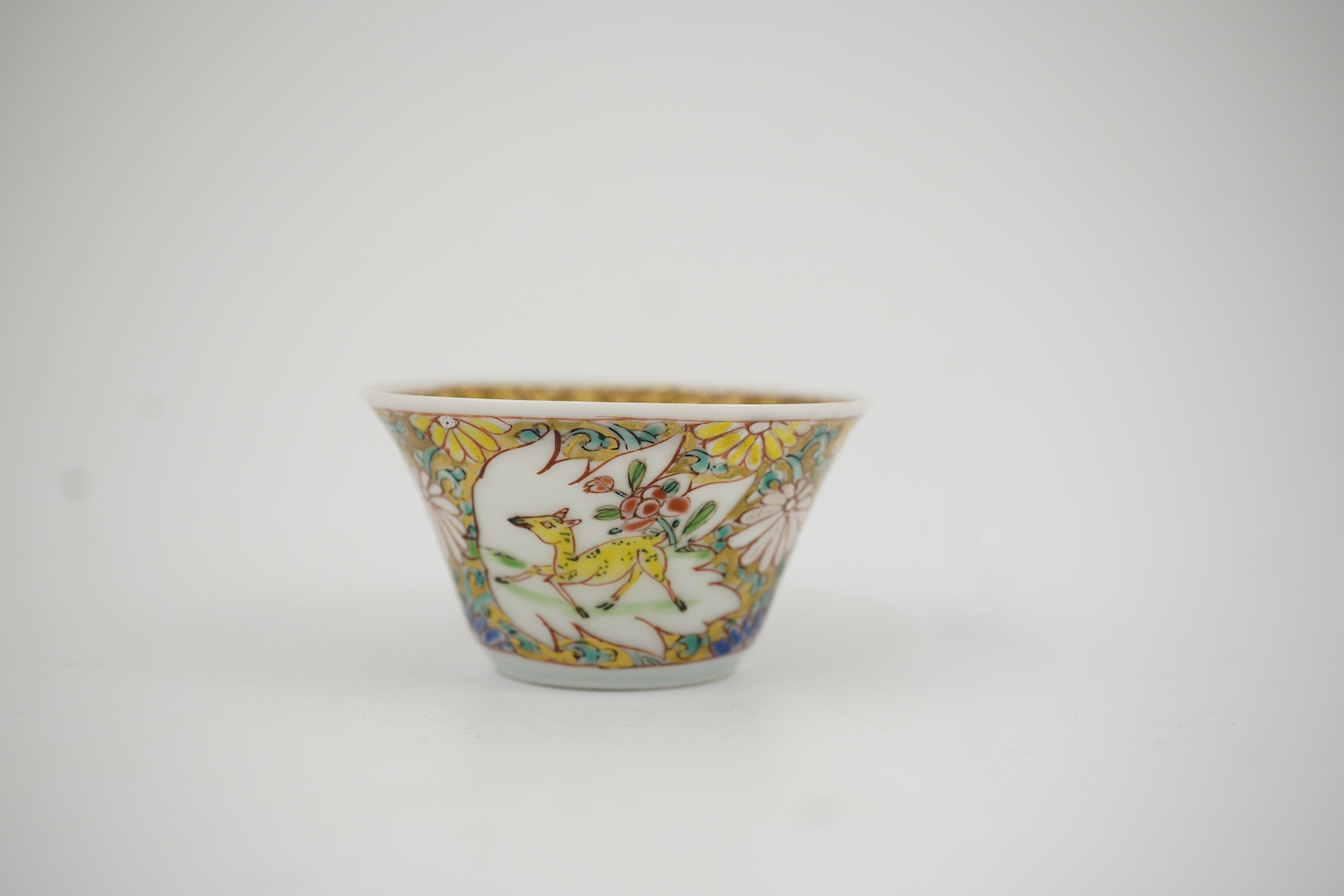 A Chinese semi-eggshell porcelain saucer and a similar tea bowl, Yongzheng period
